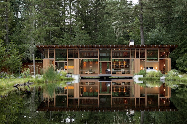 Cutler Anderson Architects “Floats” Newberg Residence Over the Pond