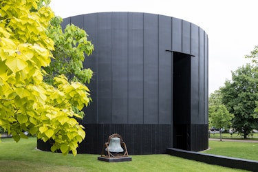 21st Serpentine Pavilion Officially Released, Featuring Theaster Gates' "Black Chapel"
