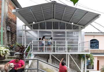 Restoring Housing and Public Space Links in Communities through the El Faro de Mapasingue Communal House Project
