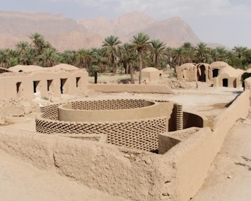 Observatory in the Desert as a Present to Esfahak
