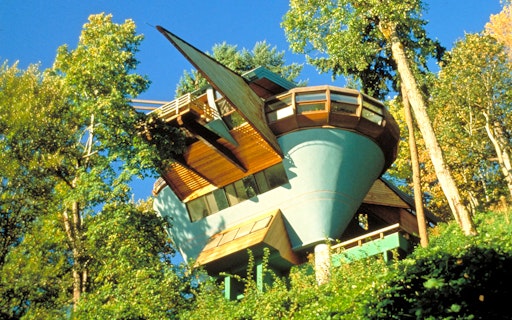 It's Not Impossible For Robert Harvey Oshatz to Build a Dwelling on a Slope with