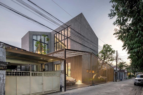 Reflection House in Bangkok Designed for Multiple Generations