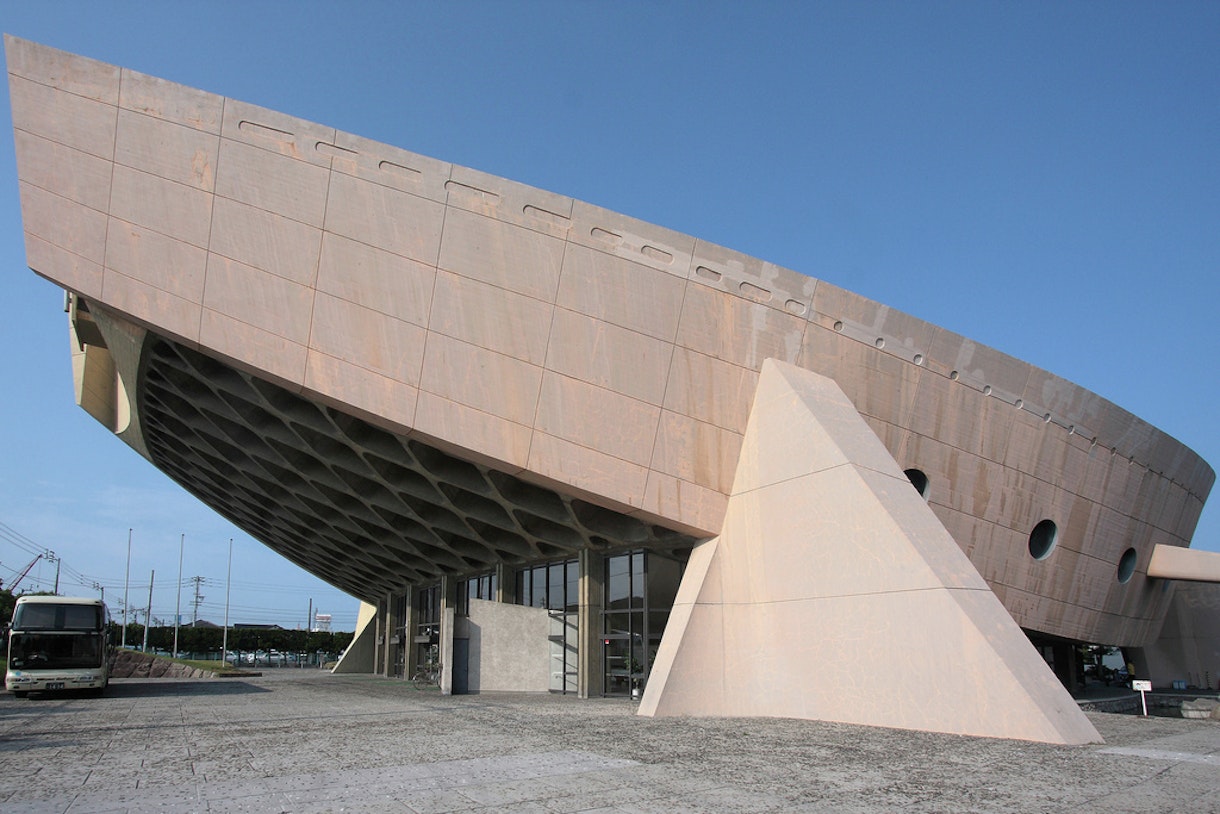 Dynamics of Demolition of Kagawa Prefectural Gymnasium by Government